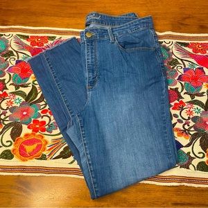 #2 Universal Thread light wash plus size skinny jeans used great condition